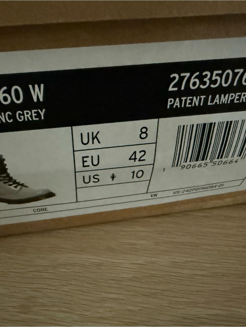 Dr. Martens Women’s Glossy Light Gray Patent Lace-Up Boots Size 10 NEW - Picture 12 of 12